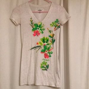 Abercrombie tropical floral vneck tee- size small